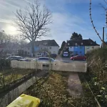 Haus Mit Garten
