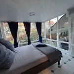 Haus Mit Garten