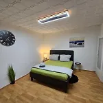 Haus Mit Garten
