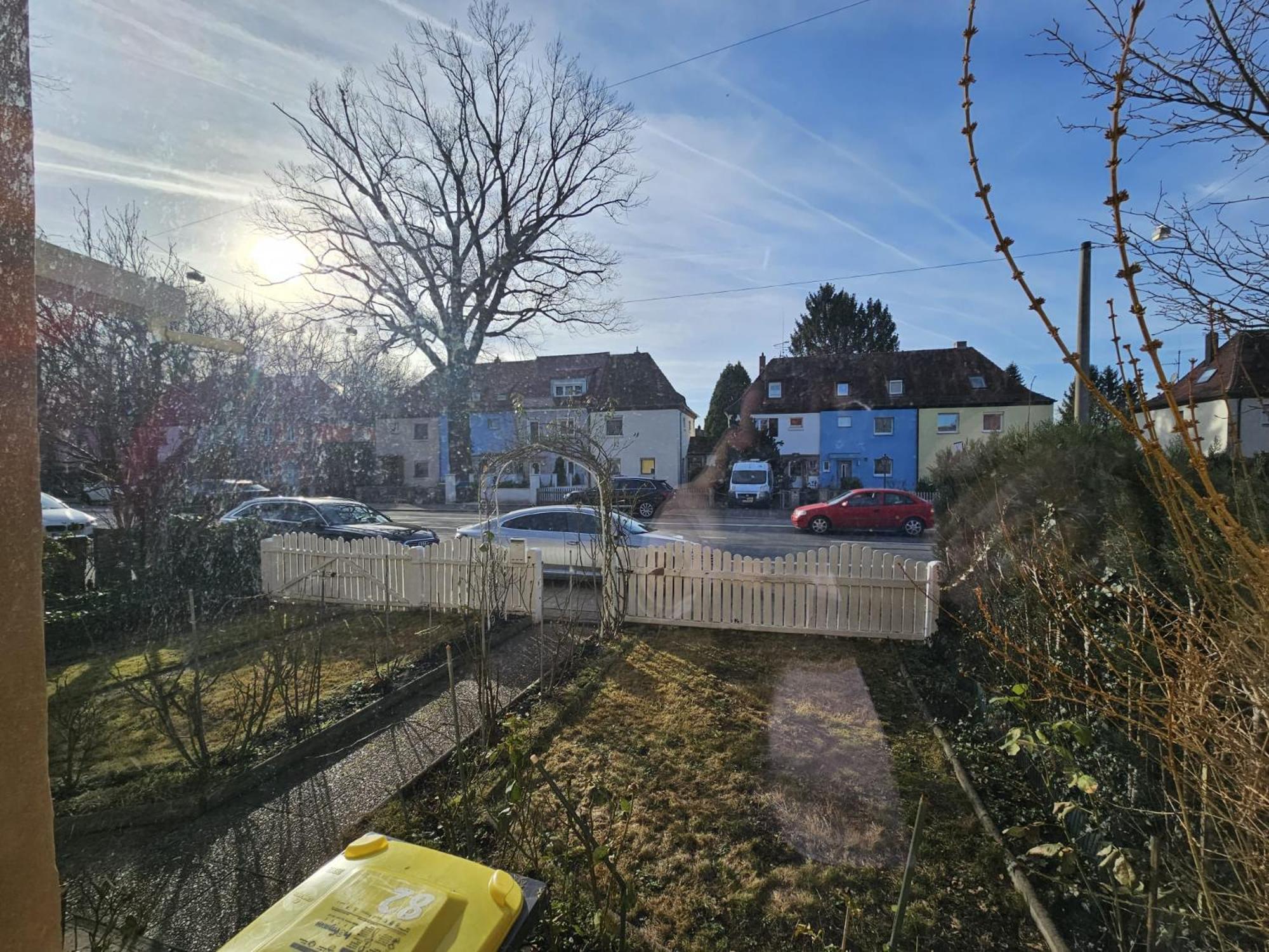 Haus Mit Garten